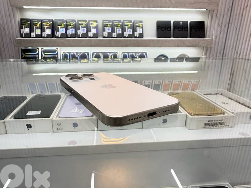 IPhone 15 pro 256 Gb changed screen  excellent condition 3