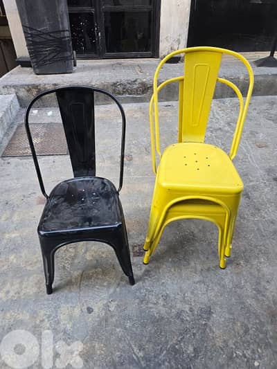 طقم ٦ كراسي حديد و ٣ طاولات