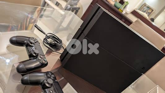 PS4 w/ 2 controllers perfect condition