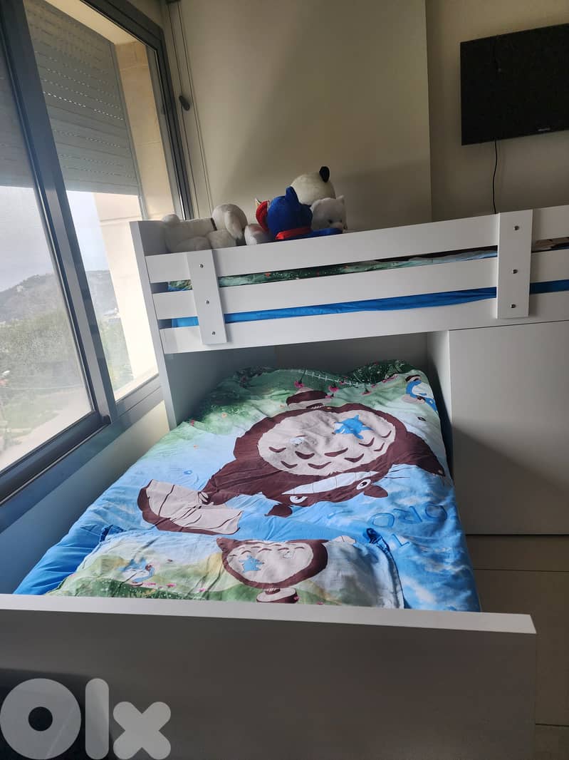 Brand New, Closet available is needed a full set 3