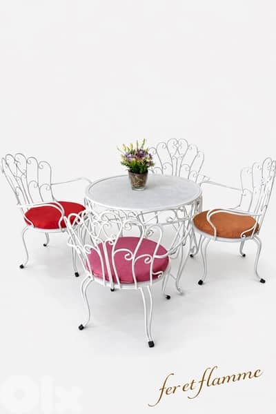 طاولة و كراسي