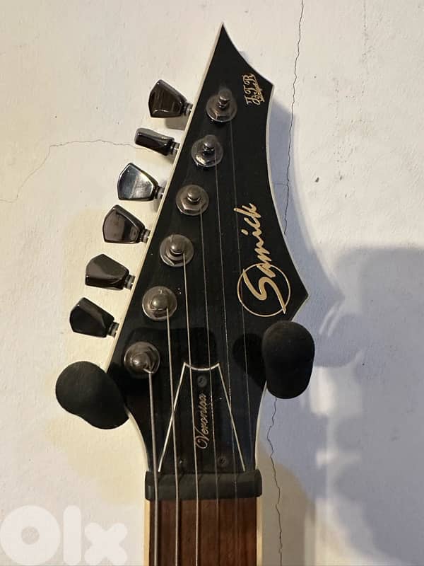 Samick Flying V guitar 1