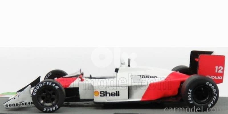 Ayrton Senna McLaren MP4/4 1988 diecast car model 1;43. 1