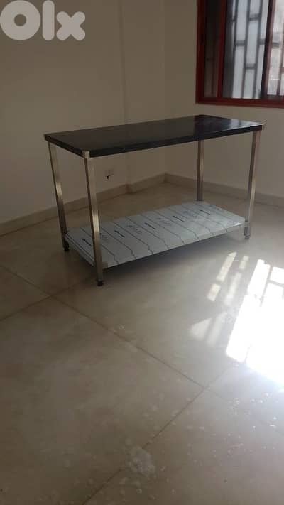 طاولة ستانلس stainless table