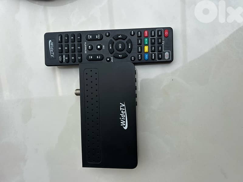 2 WIDE TV RECEIVERS 1