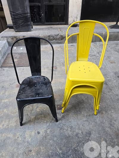 طقم ٦ كراسي حديد و ٣ طاولات