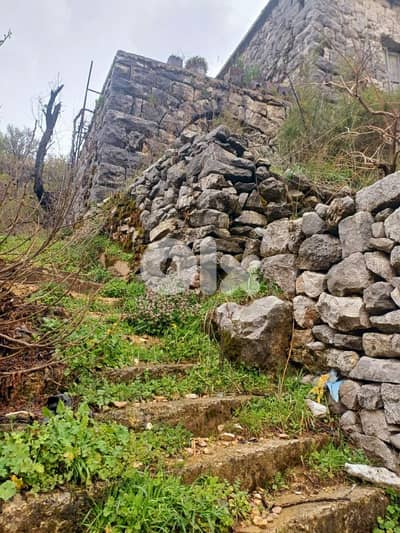 Old stone house for sale  بيت تراثي حجر قديم للبيع