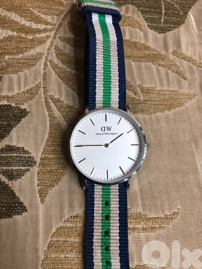 DW Daniel Wellington watch original 40MM With a white, green, and blue