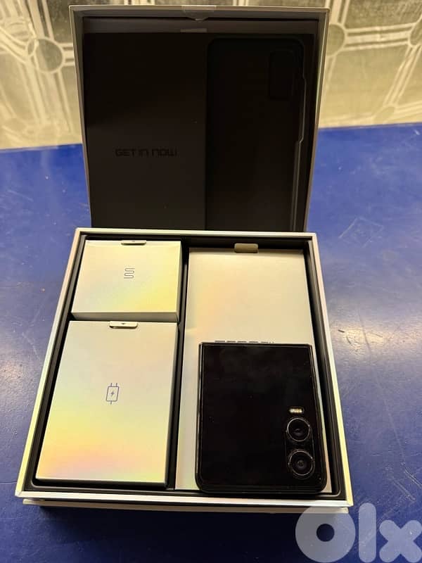 infinix zero flip 1
