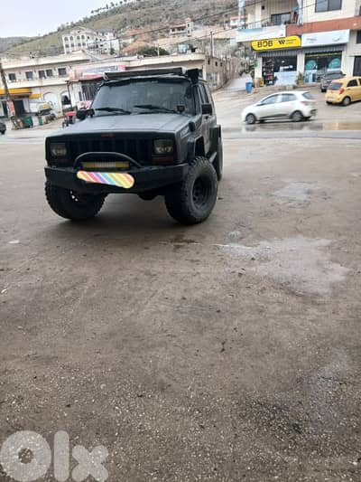 جيب شيروكى 1988