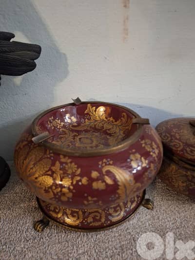 منفضة عدد٢ بورسولان سافر ايطالي