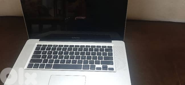 آبل ماكبوك برو ٢٠١٢  نضيف ولاكن لايعمل