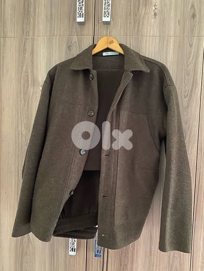 Black Button-Up Shirt – Elegant & Casual