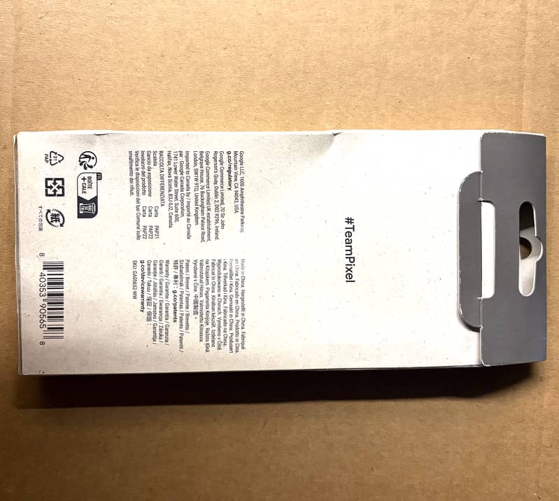 Google Pixel 9 Obsidian (screen not working) + Original Covers 2