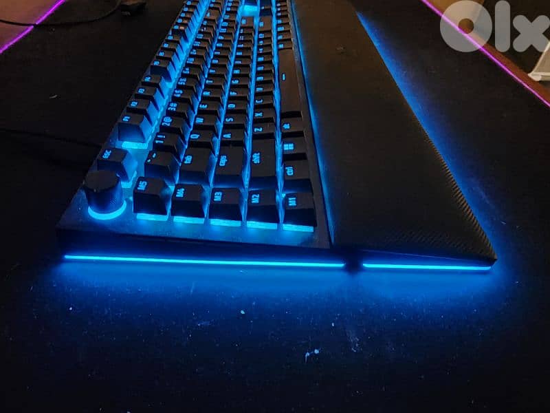 Razer Blackwidow v4 PRO 1