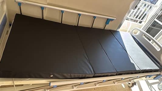 Automatic Hospital bed & Mattress + Bubble Mattress