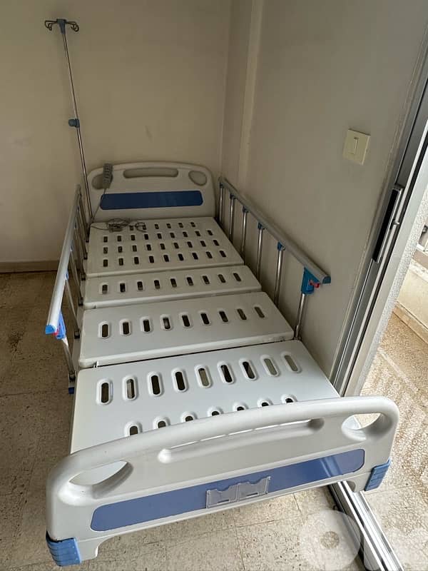 Automatic Hospital bed & Mattress + Bubble Mattress 5