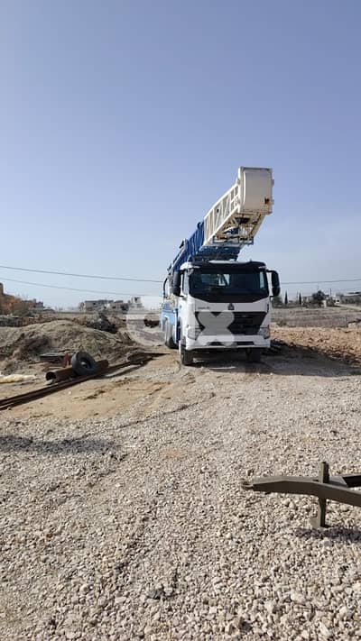 حفارة ابار ارتوازية تعمل على الوحل mud rotary