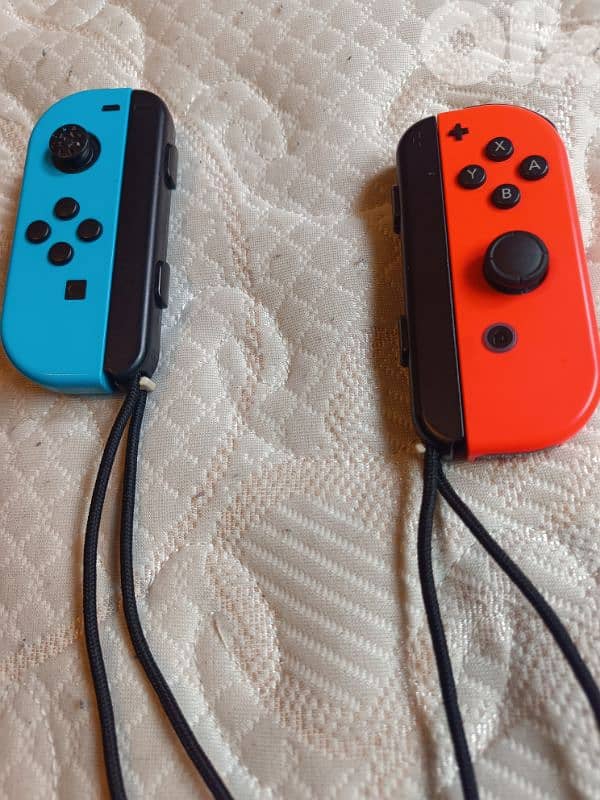 Nintendo Switch original Bundle + 3 Games + Accessories (64GB SD 10