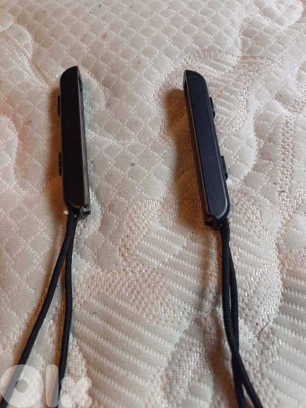 Nintendo Switch original Bundle + 3 Games + Accessories (64GB SD 11