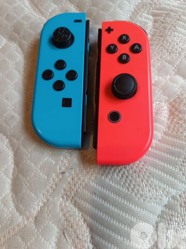 Nintendo Switch original Bundle + 3 Games + Accessories (64GB SD 12