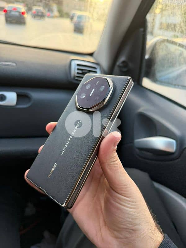 Huawei mate XT tri-fold 6