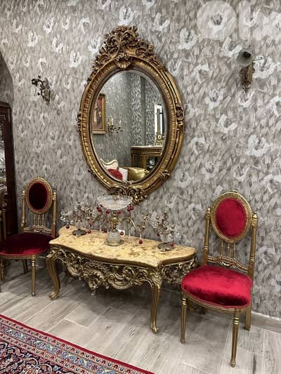 كونسول مع مرايه فخم مع كرستين انتيك بحاله ممتازه