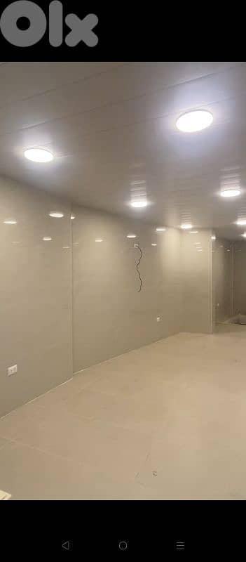 محل مع مستودع للإيجار الحمرا  78717882