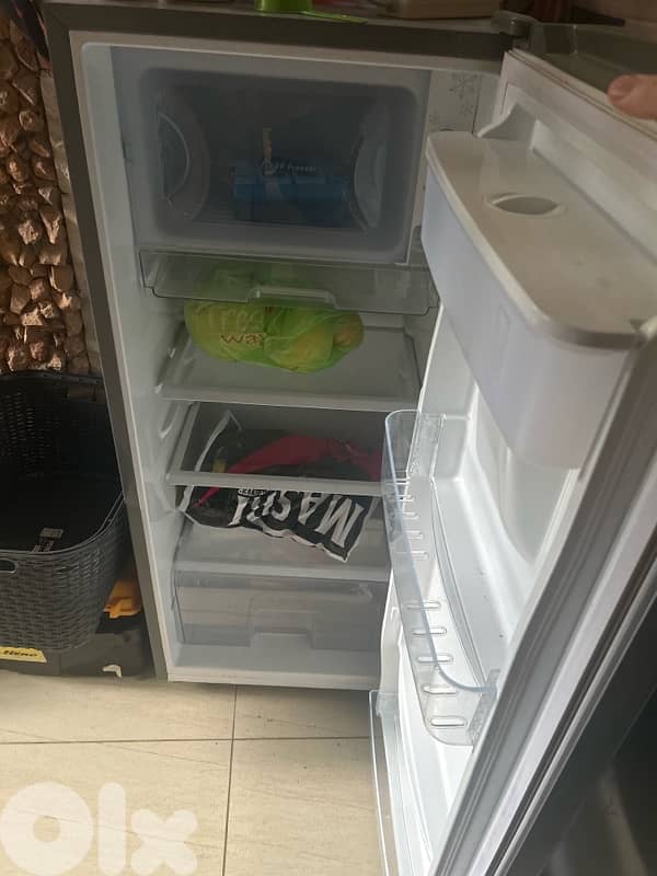 Hisense refregirator 9cft 1