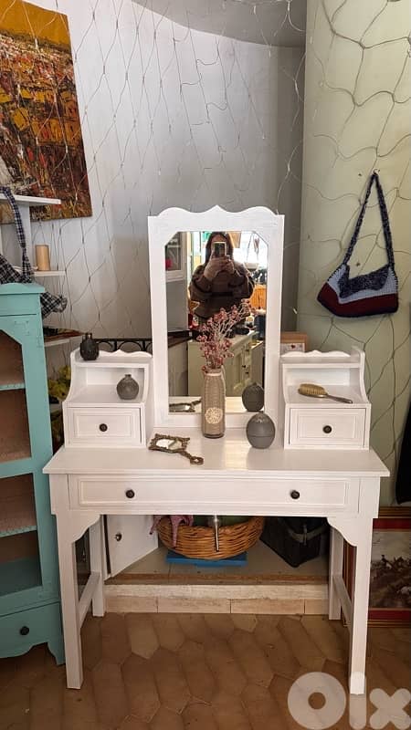 white dressing table 1