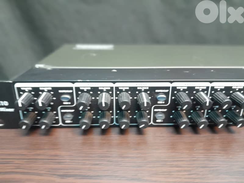 Samson SM10 Rackmount Mixer 5