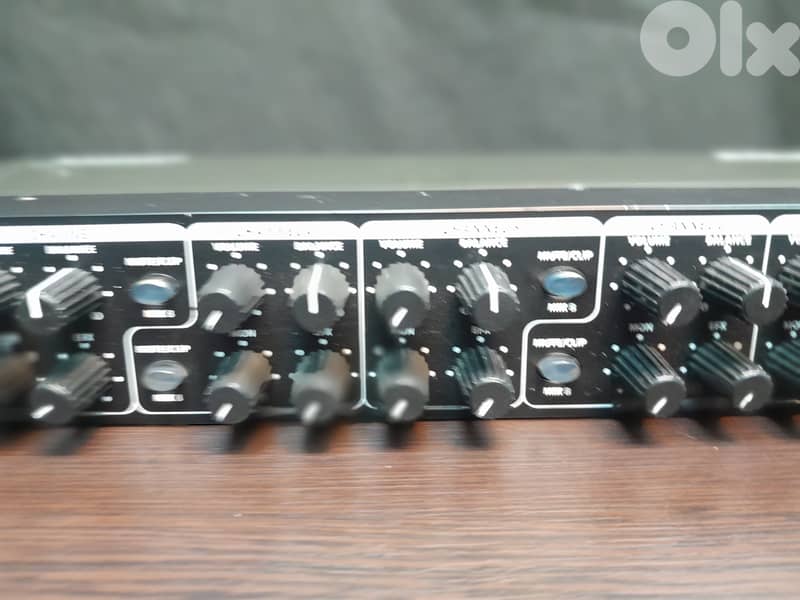 Samson SM10 Rackmount Mixer 7
