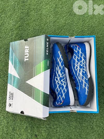 football shoes (45.5)