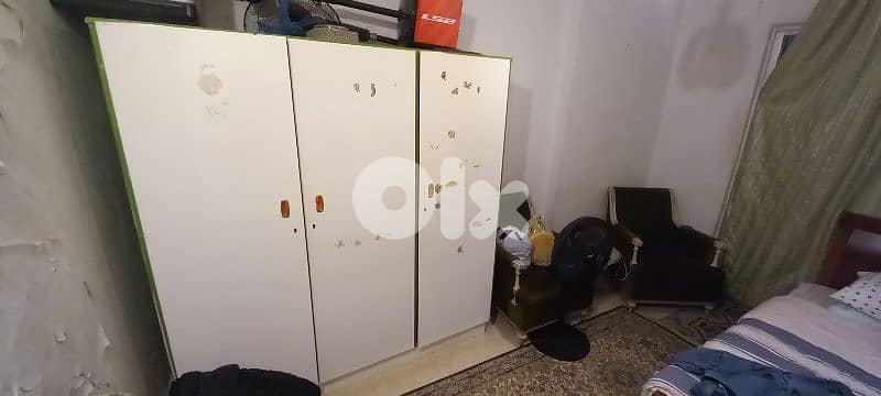 2 single beds+1 closet+1 chefonyere 2