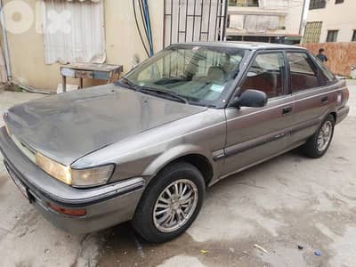 تويوتا كورولا 1989