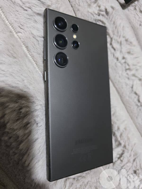 Samsung Galaxy S24 Ultra 1