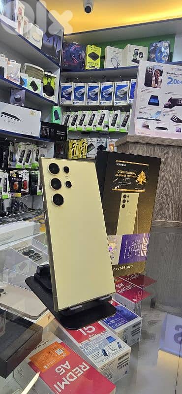 Samsung s24 ultra 256 gb 12 ram super clean like new