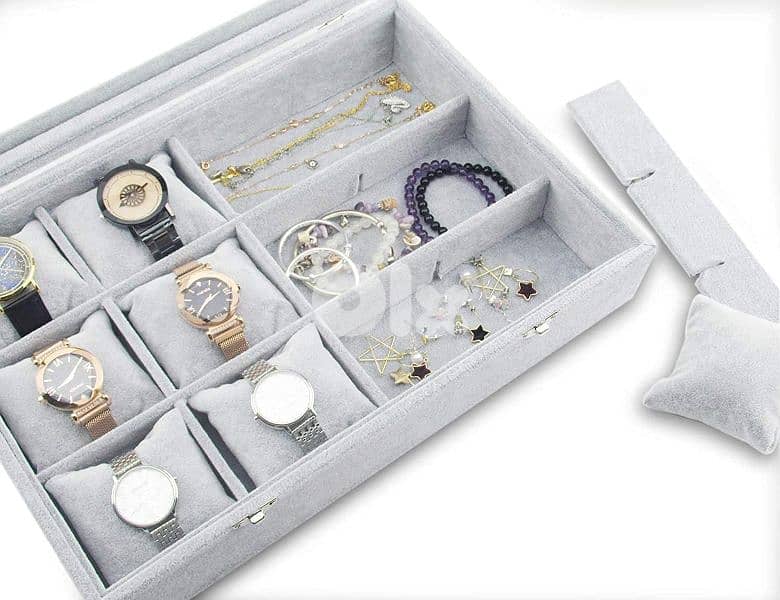 Grey Velvet Watch box - 12 slots 6