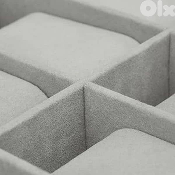 Grey Velvet Watch box - 12 slots 9