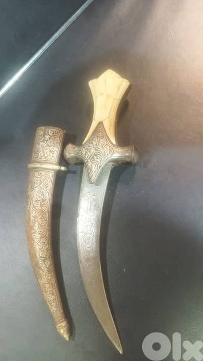 مسبحه الماني فيروزي ٥١ حبه مع شقفه خام