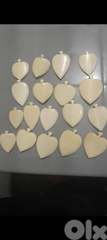 قلادات عاج شكل قلب