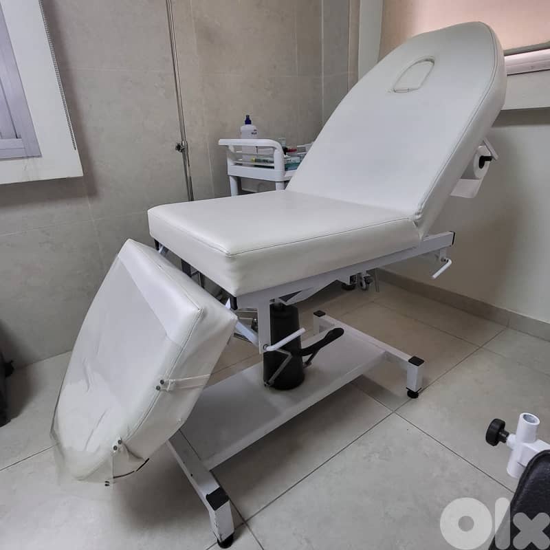 Rotating Medical bed with Hydraulic unit 1