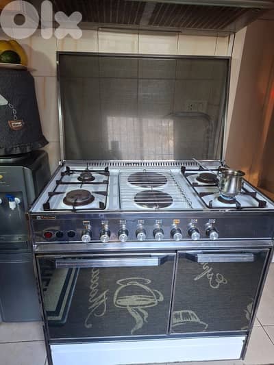 oven and water dispenser