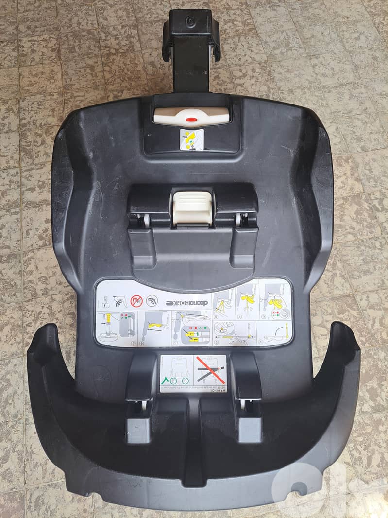 Doona isofix carseat base 2