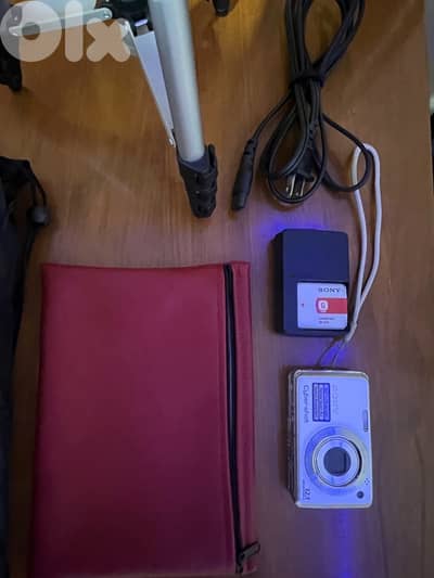Sony cyber-shot retro camera “Carl Zeiss” with original stand and bag