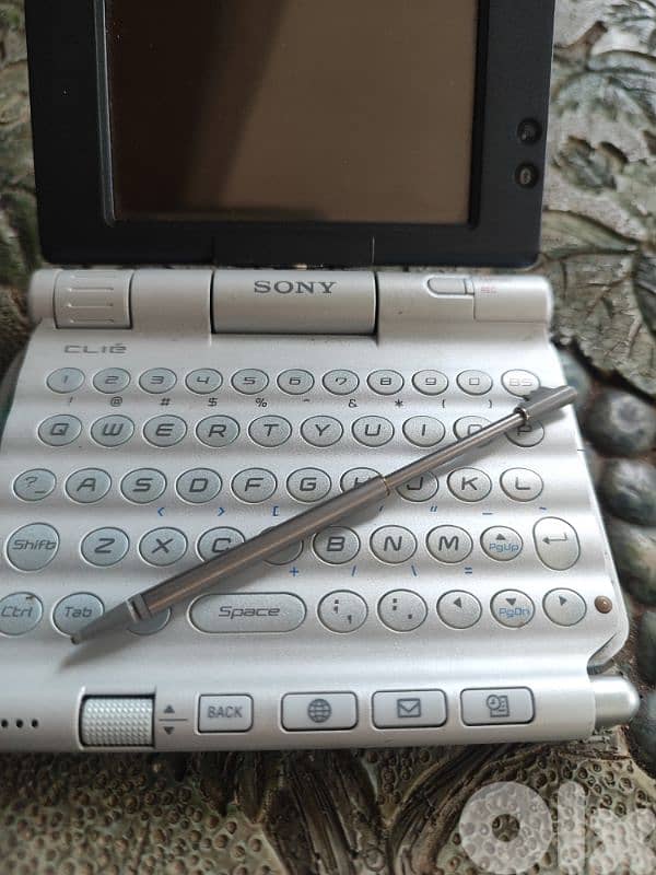 Sony Clie ux50 laptop 3
