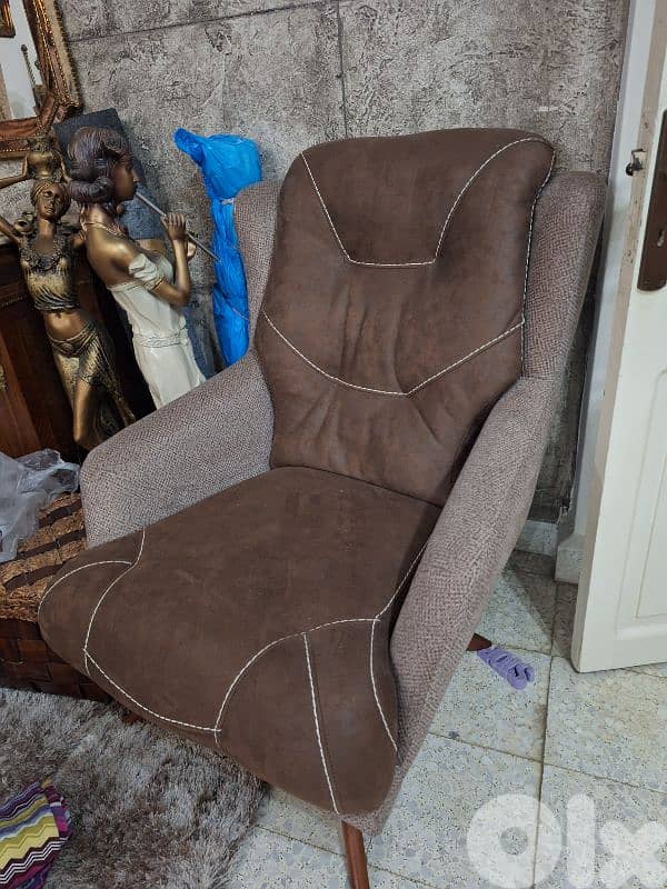 Brown sofas and chairs set 2