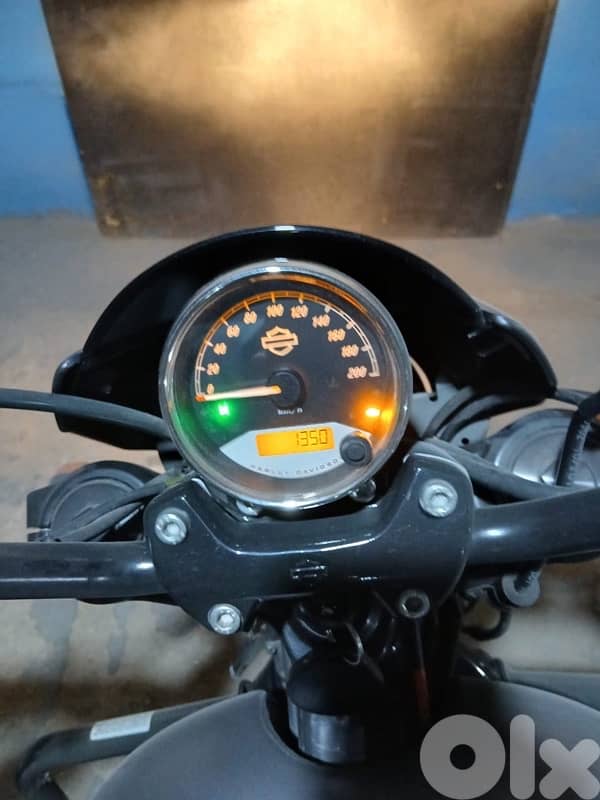 Harley-Davidson Street Rod 2