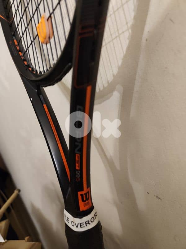 Wilson Burn FST 99S tennis racket. 1