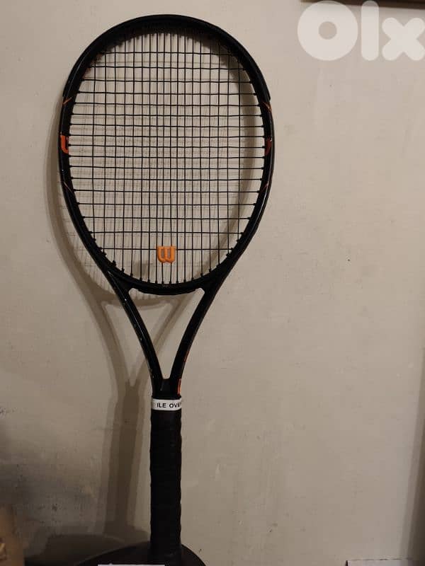 Wilson Burn FST 99S tennis racket. 4